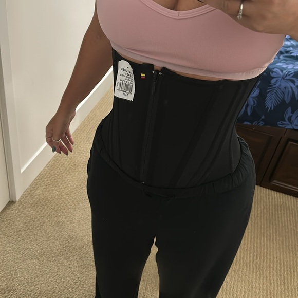 Snatched stage 4 extreme Waist Cincher with Corset style shaping - Picture 3 of 10